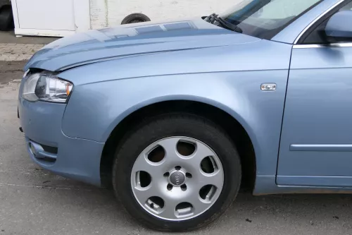 Audi A4 8E B7 Kotflügel vorne links blau LY5J (181534)