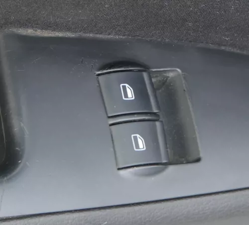 Audi A2 8Z ektrischer Fensterheber Schalter vorne links 8Z0959851G 2-Fach Tür cv (181562)