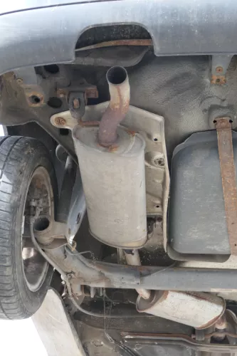 VW Golf 3 Auspuff Mitteltopf + Endschalldämpfer 1,6 AFT 2E AKS AGG AKR ADY 2.0 (182110)