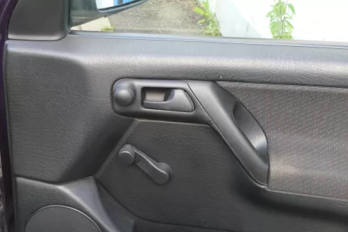 VW Golf 3 1H 4/5-Türer Türverkleidung Verkleidung Tür vorne rechts schwarz (182179)