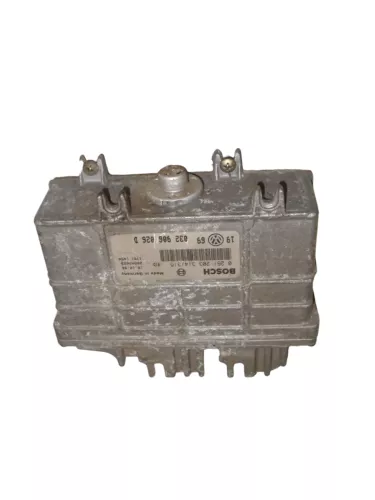 VW Golf 3 Steuergerät 1,6 55kw 75PS AEA 032906026D Motor Motorsteuergerät (182187)