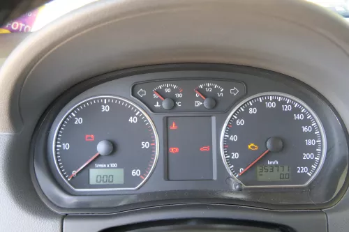 VW Polo 9N Tacho Tachometer Kombiinstrument 353.000km 6Q0920822L 1,4TDI AXR ATD (182383)