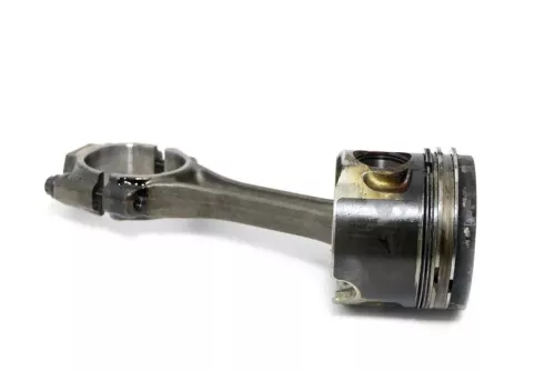 1x VW Golf 5 Touran Pleuel Kolben 1,9 TDI für BLS Motor Zylinder 3 oder 4  BXE (182466)