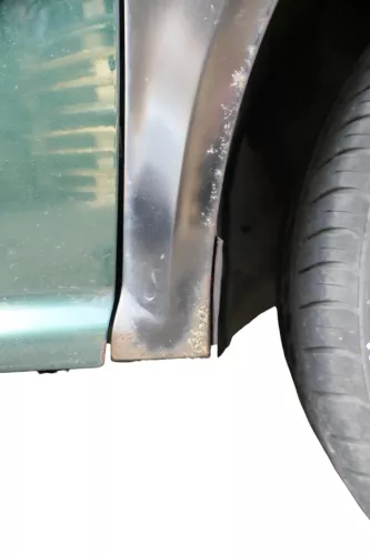 VW Golf 4 1J Kotflügel vorne rechts schwarz Rost (182579)