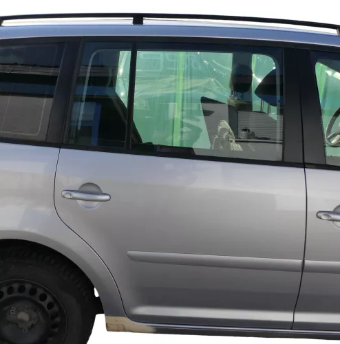 VW Touran 1T 1T3 Tür hinten rechts silber LA7W - ohne Anbauteile (182596)