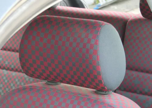 1x Audi A3 8L Kopfstütze vorne oder hinten (rechts / links) rot (182773)