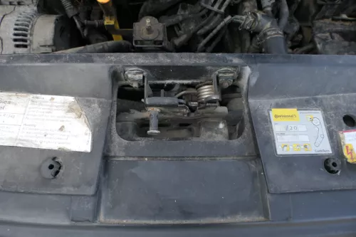 A3 8L Motorhaube Motorhaubenschloß Schloß Klappenschloß vorn 8L0823509G (182774)