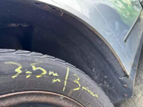VW Passat 3C Kotflügel vorne links silber LA7W grau 3C0821021  (183094)