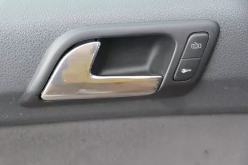 1x VW Polo 9N 9N3 Türverkleidung Verkleidung Tür vorne links  4/5-Türer dunkel (183205)