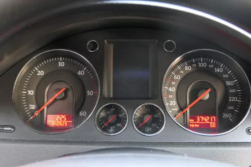 VW Passat 3C Tacho Tachometer 374.000km 3C0920870Q Diesel TDI  (183364)