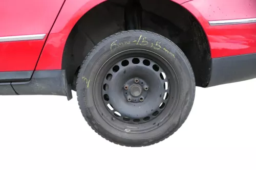 2x VW Passat 3C Golf Reifen Winterrreifen M&S 205/55 R16 94H Felgen 5,5-6mm (183421)