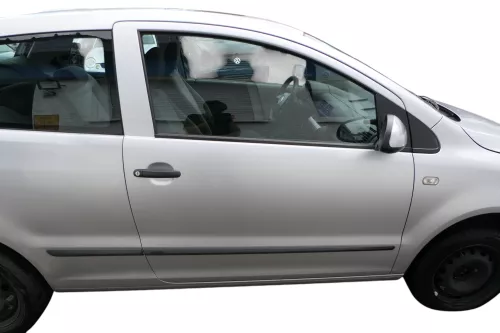 VW Fox 5Z Tür vorne rechts Beifahrertür rechts silber LA7W - ohne Anbauteile (183542)