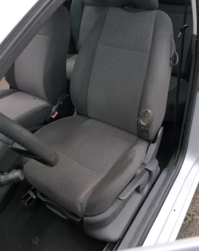 VW Fox Sitz Fahrersitz vorne links OHNEAirbag höhenverstellbar  (183549)