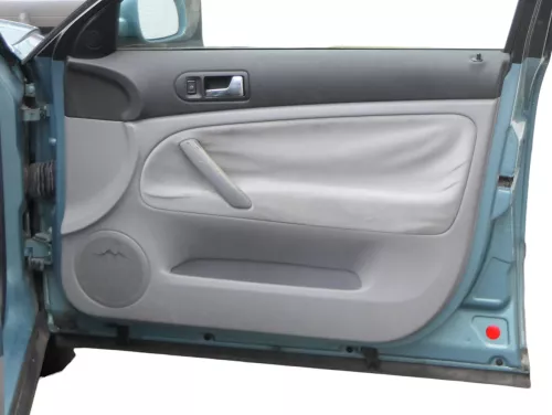 1x Passat 3B Variant Türverkleidung Verkleidung Tür vorne rechts Griff grau (183626)