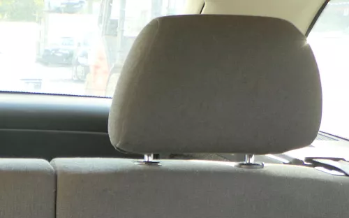 1x Skoda Fabia 6Y Kopfstütze hinten rechts oder links - dunkel anthrazit  (183669)