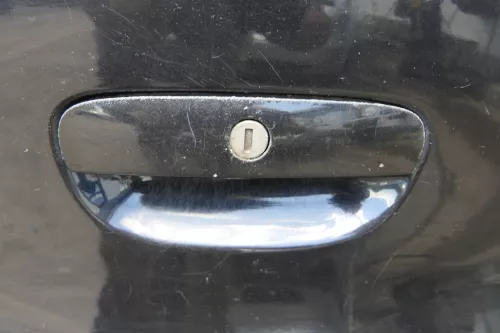 VW Polo 9N 9N3 Griff Heckkklappe Heckklappengriff schwarz LC9Z (183797)