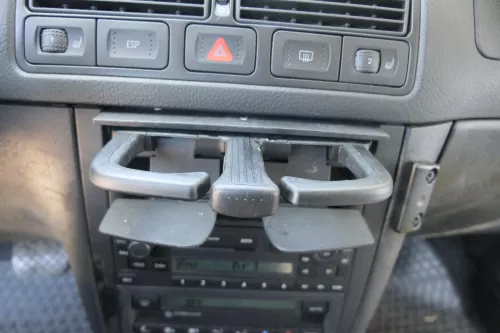 VW Golf 4 Bora Becherhalter Getränkehalter Dosenhalter Halter Getränke Dosen (183910)