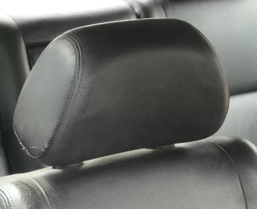 1x Audi A3 8L Kopfstütze vorne (rechts / links) Leder schwarz (183966)