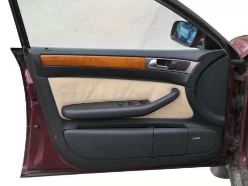 1x A6 4B Türverkleidung Verkleidung Tür vorne links Leder onyx / vanille Bose