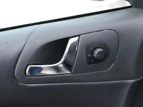 1x Octavia 1U Kombi Türverkleidung Verkleidung Tür vorne links  (184312)