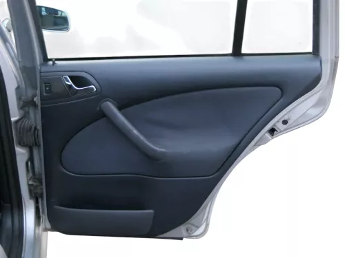 1x Octavia 1U Kombi Türverkleidung Verkleidung Tür hinten rechts