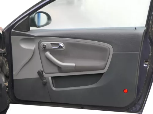 1x Seat Ibiza 6L Türverkleidung Verkleidung Tür vorne rechts 2/3-Türer Griff
