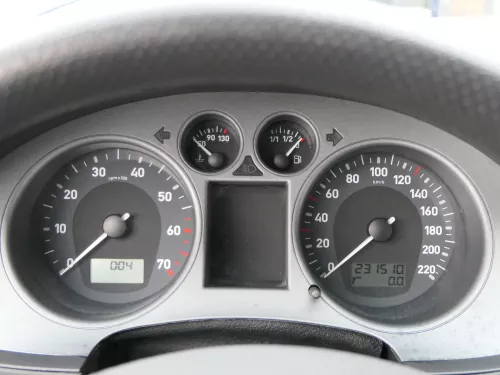Seat Ibiza 6L Tacho Tachometer Kombiinstrument 231.000km 6L0920803 1,2 47kw 1,4 (184400)
