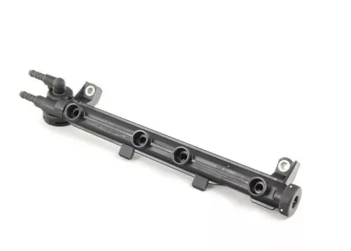 1x VW Golf 4 A3 8L Kraftstoffverteiler 1,6 Beetle BFQ AZJ AVU AKL AEH 06A133317A