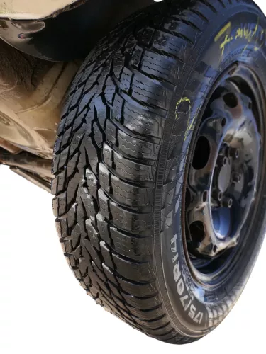 4x VW Polo 9N Felgen Reifen 175/70 R14 84T Winterreifen 5jx14H2 ET35 ca. 5-7mm (184561)