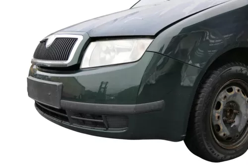 Skoda Fabia 6Y Stoßstange Stoßfänger vorne silber grün LF8C 2000-2004 (184735)