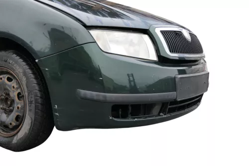 Skoda Fabia 6Y Stoßstange Stoßfänger vorne silber grün LF8C 2000-2004  (184735)