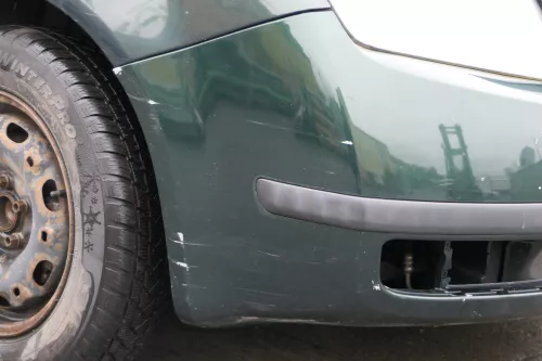 Skoda Fabia 6Y Stoßstange Stoßfänger vorne silber grün LF8C 2000-2004  (184735)