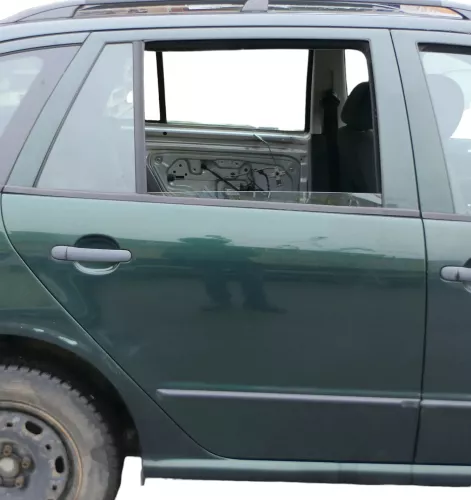 Skoda Fabia 6Y Combi Variant Kombi Tür hinten rechts grün LF8C