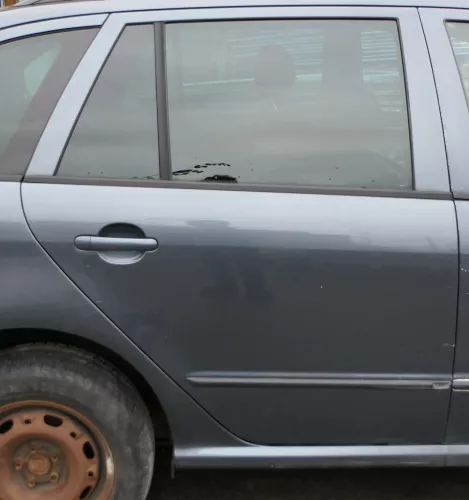 Skoda Fabia 6Y Combi Variant Kombi Tür hinten rechts grau LF7V (184800)