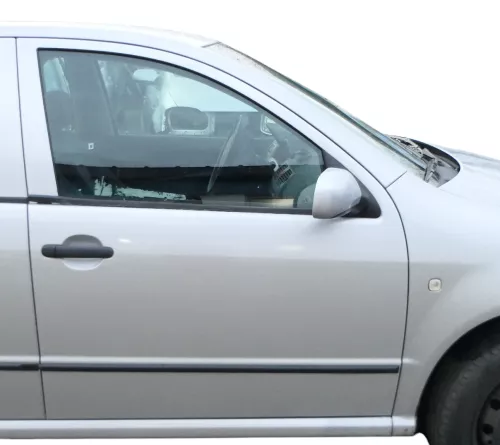 Skoda Fabia 6Y Kombi Limousine Tür vorne rechts Beifahrertür silber grau LF7T (184851)