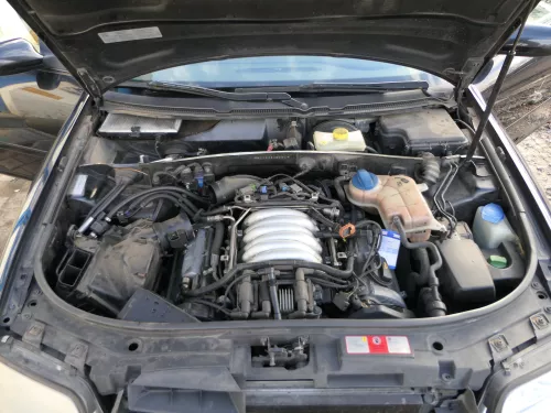 Audi A6 4B Motor BDV / AMM 2,4 V6 ca.186.000km - OHNE Anbauteile (185013)