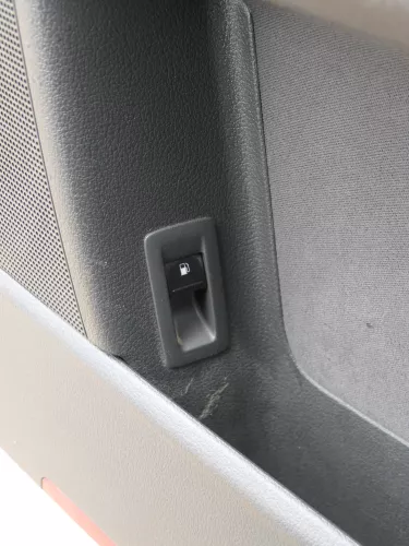VW Golf Plus 5M 1x Türverkleidung Verkleidung Tür vorne links schwarz  (185038)
