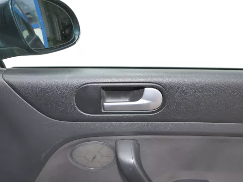 VW Golf Plus 5M 1x Türverkleidung Verkleidung Tür vorne rechts schwarz  (185039)