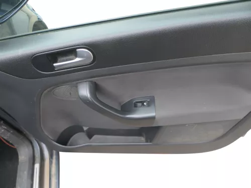 VW Golf Plus 5M 1x Türverkleidung Verkleidung Tür vorne rechts schwarz  (185039)