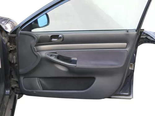 1x Audi A4 B5 Türverkleidung Verkleidung Tür vorne rechts Griff Öffner (185064)