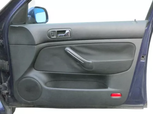 1x Golf 4 Bora Türverkleidung Verkleidung Tür vorne rechts 4/5-Türer schwarz (185089)
