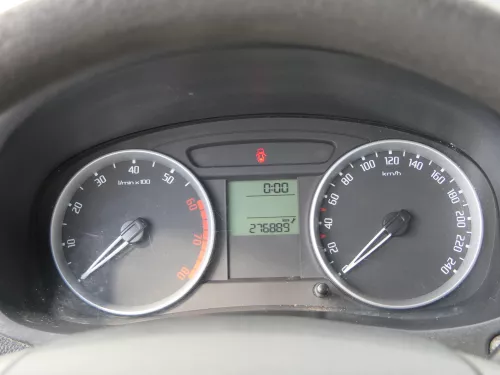 Skoda Fabia Roomster Tacho Tachometer Kombiinstrument 276.000km 5J0920811B Benzi (185125)