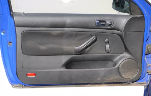 VW Golf 4 2/3-Türer Türverkleidung Verkleidung Tür vorne links schwarz (185167)