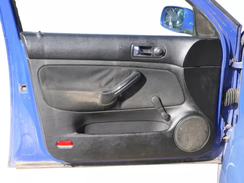 1x Golf 4 Bora Türverkleidung Verkleidung Tür vorne links 4/5-Türer schwarz