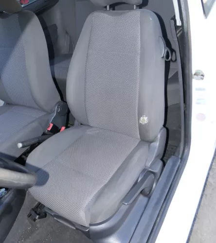 VW Fox Sitz Fahrersitz vorne links OHNEAirbag höhenverstellbar  (185241)
