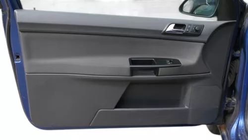 1x VW Polo 9N Türverkleidung Verkleidung Tür vorne links 2/3-Türer Griff Öffner (185289)