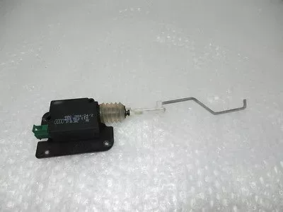 Audi A3 8L Stellmotor Heckklappe A4 B5 A6 Variant Heckklappenstellmotor