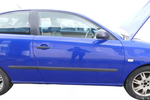 Seat Ibiza 6L Tür Fahrertür 2/3-Türer vorne rechts blau LS5G ohne Anbauteile
