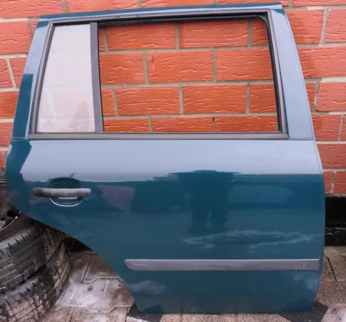 Skoda Octavia 1U Kombi Tür hinten rechts grün L5550 LF6C