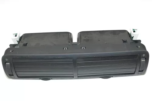 VW Passat 3B 3BG Lüftungsdüse Düse Lüftung 3B0819728D Mitte (114313)
